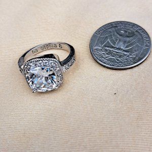 NEW with LS Box,  lia sophia "At Last" size 8 - Cubic Zirconia 6.0ct. RV$88